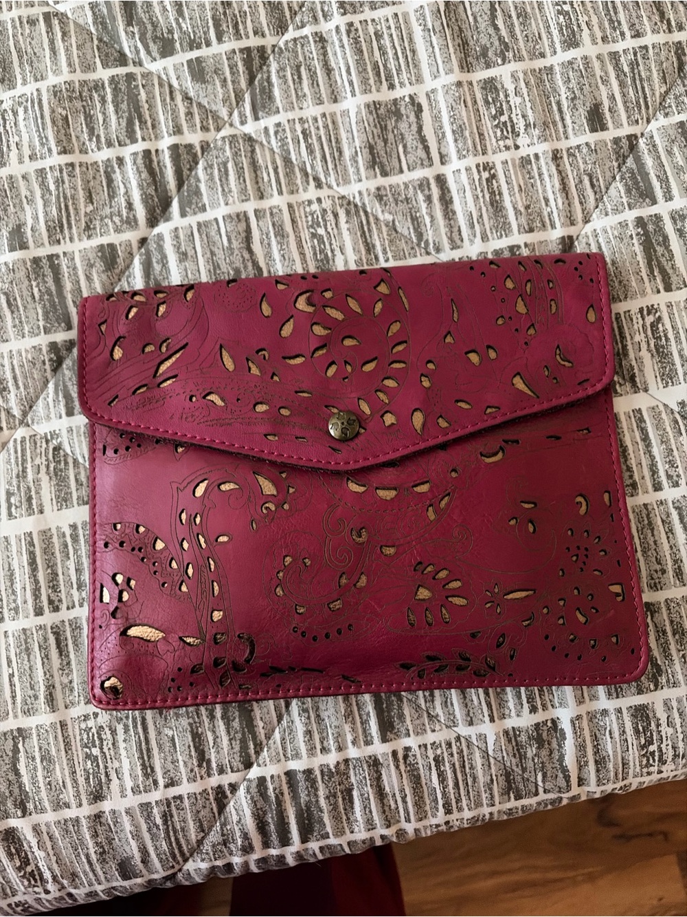 Women’s Floral Laser-Cut Envelope Clutch - Magenta